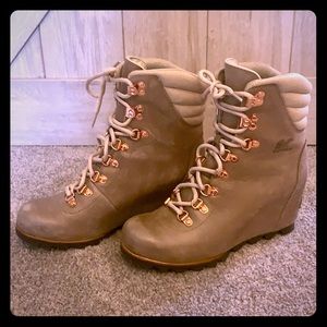 Sorel Wedge Booties Size 9.5